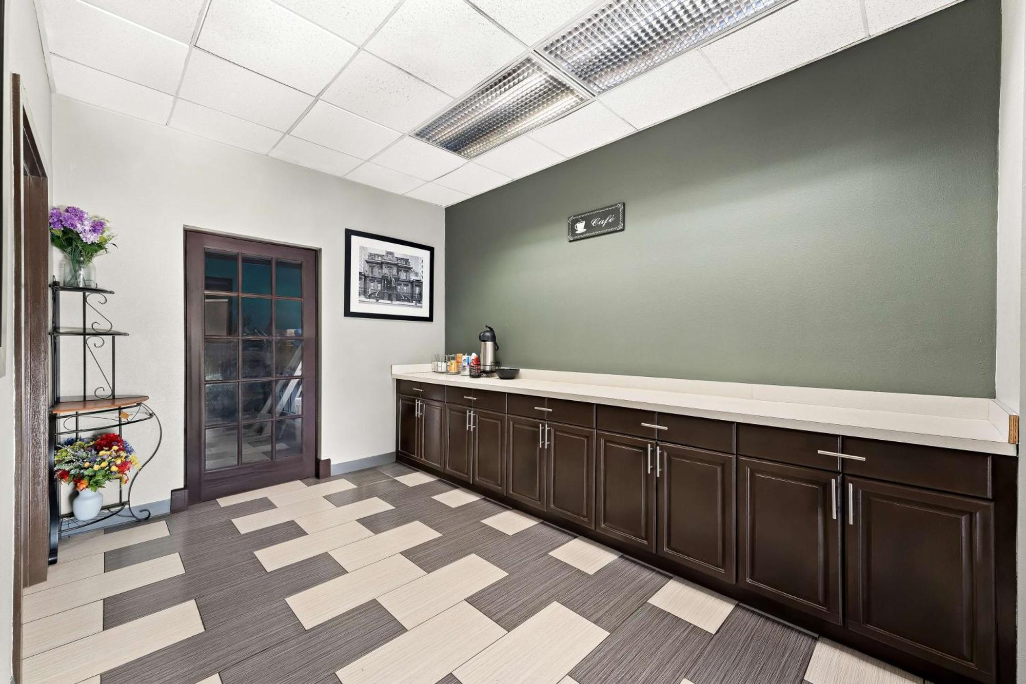 Knights Inn Montgomeryville Εξωτερικό φωτογραφία